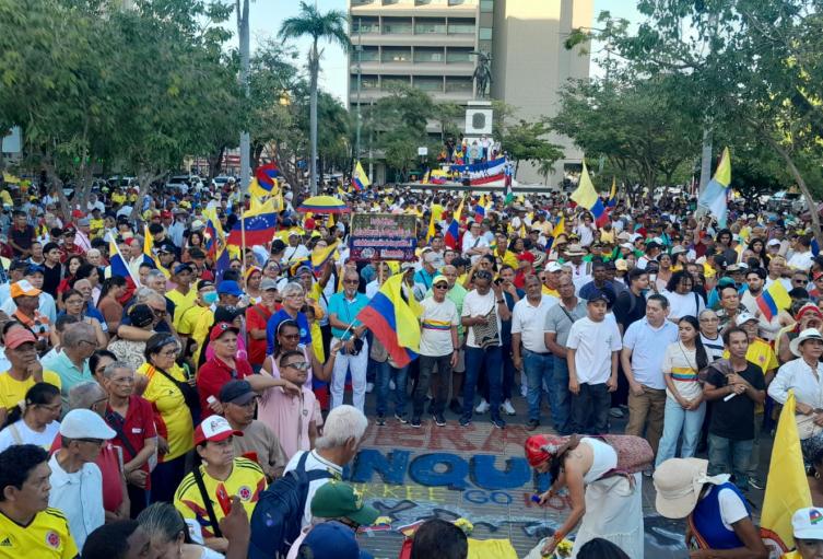 Plantón en contra de la intervención de EE.UU en Venezuela