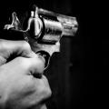 Las autoridades le incautaron el arma de fuego al delincuente, al parecer, con el que atacó al abogado