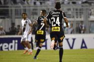 Víctor Cantillo debutó con Corinthians.