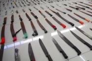 Policía Tolima fundió en hornos armas blancas incautadas en El Espinal