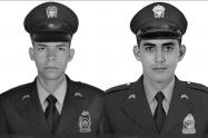 Los policías Jaime Luis Castaño Castillo y Carlos Enrique Calderón.