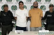 El supuesto secuestrado (izq) junto a su cómplice