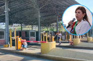 Claudia Espinosa frente a peaje de Turbaco