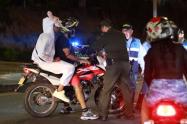 Las caravanas de motociclistas vistieron la noche de terror.  