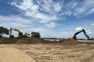 UNGRD avanza con 30 máquinas en la ampliación del canal La Esperanza