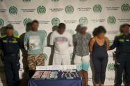 Cuatro adultos detenidos por las autoridades
