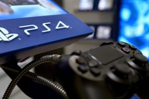 PLAY STATION 4