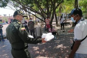 Policia, Entrega de almuerzos, Santa Marta