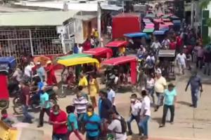 Cientos de ciudadanos salieron a las calles en el municipio de Uribia