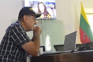 Firma convenio con la ANDE para atender demandas contra el distrito