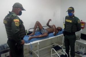 Le prendió fuego a su propia madre, mujer y hermanos