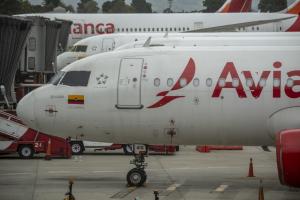 Aviones de Avianca en la pista del aeropuerto internacional El Dorado, en Bogotá.