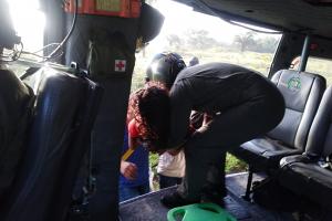 Las autoridades apoyaron el traslado de tres menores que resultaron heridos en medio de un vendaval en la comunidad en la Sierra Nevada de Santa Marta 