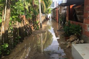 Vecinos reclaman apoyo de las autoridades