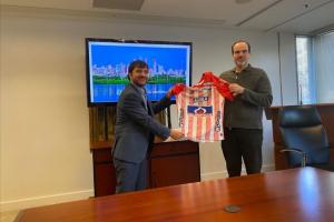 Alcalde Jaime Pumarejo y presidente del BID Mauricio Claver-Carone. 