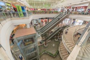 Avanzan operativos en centros comerciales de Cartagena por el tercer día sin IVA 