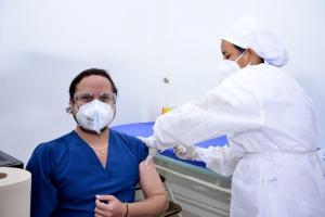 Médico vacunado en Magangué