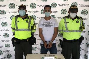 Sujeto portaba narcoparlantes. 