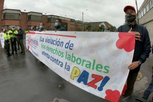 UNP – Escoltas de Unidad Nacional de Protección protestan en Bogotá