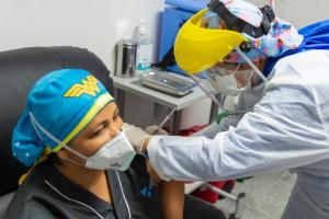 Primera persona vacunada contra el Covid-19 en Barranquilla