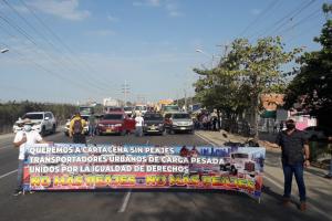 Gremio de transportadores anunció que seguirán los bloqueos de no llegar a acuerdo con el alcalde de Cartagena 