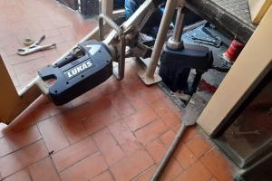 Ascensor desplomado en edificio de Cartagena