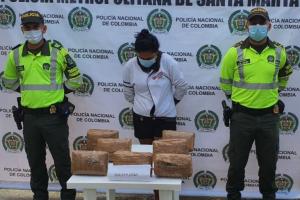A la mujer la sorprendieron con aproximadamente 8 kilos de drogas