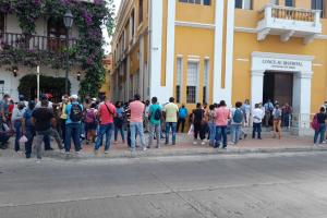 Vigilantes no contratados protestan en el Concejo de Cartagena