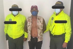 El hombre habría abusado y embarazado a su hija. 