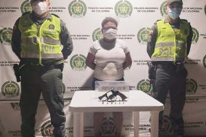 En medio de una requisa la encontraron armada