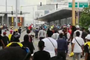 Batalla campal en protesta
