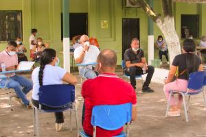 En la reunión estuvieron además padres de familiar y cuerpo docente