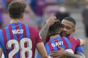Depay, héroe del Barcelona