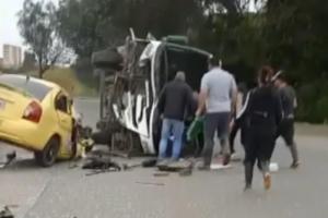 [Video] Choque fatal: un muerto y 12 heridos dejó accidente en Santa Rosa de Osos, Antioquia