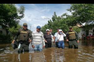 Las inundaciones son provocadas por el desbordamiento de caños 