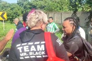Bus en el que viajaba el cantante Mr. Black junto a su agrupación se accidentó y dejó tres personas heridas