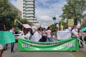 La protesta fue al frente de la Gobernación