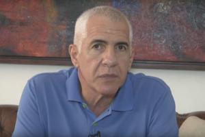 Alcalde le manda viaje al "Turco" Hilsaca 