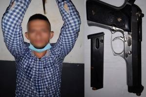 Le fue incautada una pistola 9mm, marca Pietro Beretta con 12 cartuchos