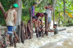 Las inundaciones afectan varias poblaciones en barrios. 