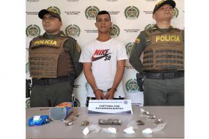 Pretendía llevarle a un 'vale' marihuana y coca en la estación de Policía Arjona