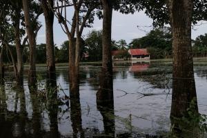 La inundaciones se registran en varias poblaciones.