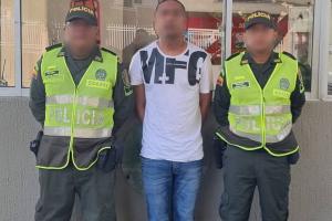 Lesionó a un hombre con varias lesiones en el rostro y varios rasguños en el cuello