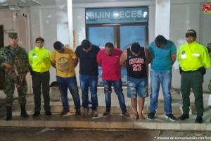 Según las autoridades, los cinco sujetos presuntamente conforman la banda ‘Los Trocheros’.