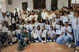 En total fueron 150 jóvenes los que se graduaron en Mompox 