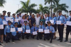 Servidores públicos de Cartagena se certifican en bilingüismo. 