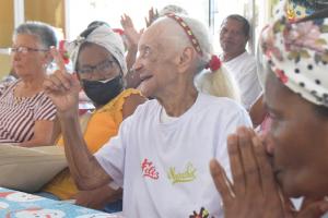 Abuelitos de Cartagena sonrieron en Navidad.