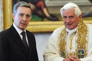 Álvaro Uribe y el papa Benedicto XVI