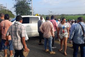 El plantón comenzó a las ocho de la mañana 