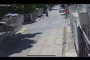 En una cámara de seguridad quedó grabado el atraco.